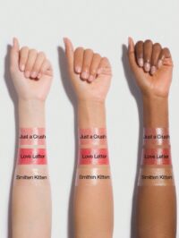 رژلب و آبرسان شیگلم Hello Kitty رنگ Smitten Kitten