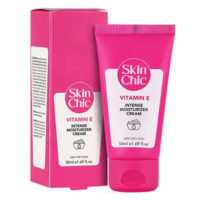 کرم مرطوب کننده اینتنس اسکین شیک VITAMIN E