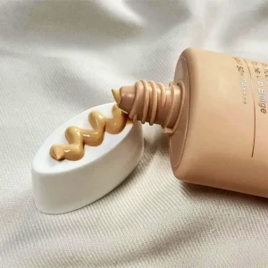 ضد آفتاب تون آپ بژ شماره 3 نامبوزین porcelain base skip