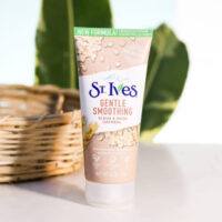 اسکراب و ماسک صورت سنت ایوز با جو دوسر Nourishing & Smoothing