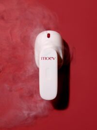 برس ماساژور و اشعه تراپی پوست سر مو ایو