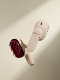 برس ماساژور و اشعه تراپی پوست سر مو ایو