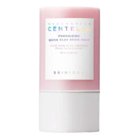 ماسک استیکی خاک رس کنترل منافذ سنتلا poremizing ترکیبات خاک رس موجود در ماسک، به جذب چربی اضافی، ناخالصی‌ها و آلودگی‌های سطح پوست کمک کرده و با پاکسازی عمیق، ظاهر منافذ باز را کاهش می‌دهد. استفاده منظم از این محصول باعث بهبود بافت پوست، صاف شدن سطح آن و افزایش لطافت می‌شود. عصاره سنتلا آسیاتیکا نقش کلیدی در کاهش التهاب و تسکین پوست دارد و از تحریک و قرمزی ناشی از فرآیند پاکسازی جلوگیری می‌کند. این ویژگی باعث می‌شود ماسک POREMIZING مناسب پوست‌های حساس و مستعد التهاب نیز باشد. فرمولاسیون این ماسک بدون پارابن و مواد حساسیت‌زا طراحی شده و برای استفاده روزانه یا هفتگی ایمن است. به دلیل بافت استیکی، می‌توانید به‌راحتی آن را روی صورت و نواحی T-zone اعمال کنید و از نتیجه سریع و مؤثر آن بهره‌مند شوید. اگر به‌دنبال یک ماسک کاربردی، راحت و تخصصی برای کنترل چربی و کوچک کردن منافذ هستید، ماسک استیکی خاک رس POREMIZING سنتلا انتخابی ایده‌آل برای تکمیل روتین مراقبت از پوست شما خواهد بود.