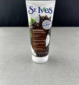 اسکراب لایه‌بردار سنت ایوز Coconut & Coffee حجم 170