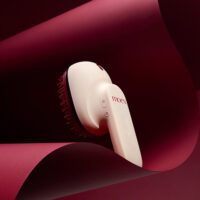 برس ماساژور و اشعه تراپی پوست سر مو ایو