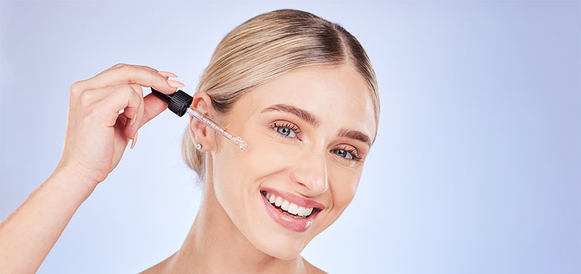 رتینول چیست و چرا معجزه جوانی پوست نامیده می‌شود؟